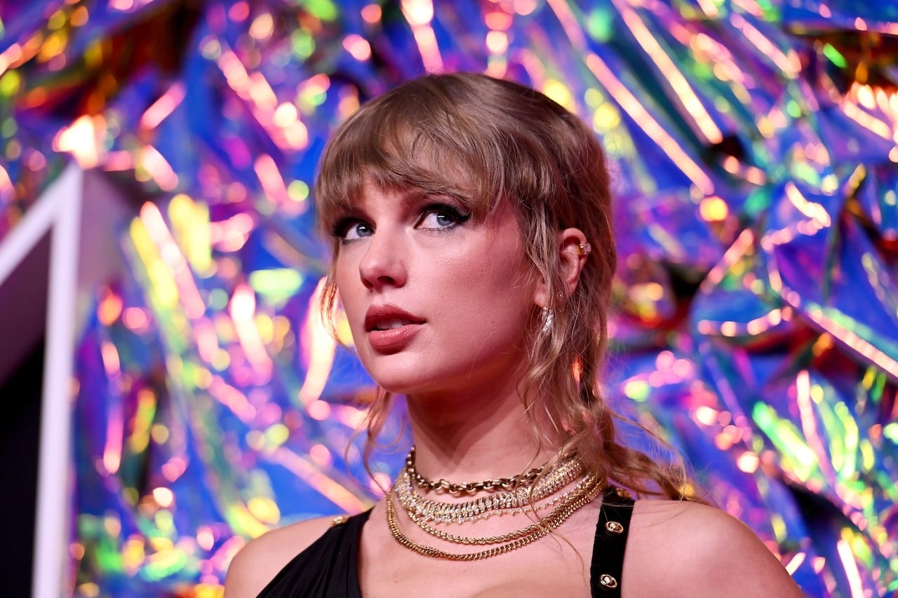 Thấy gì từ việc Taylor Swift bị phát tán ảnh khiêu dâm giả Giải trí