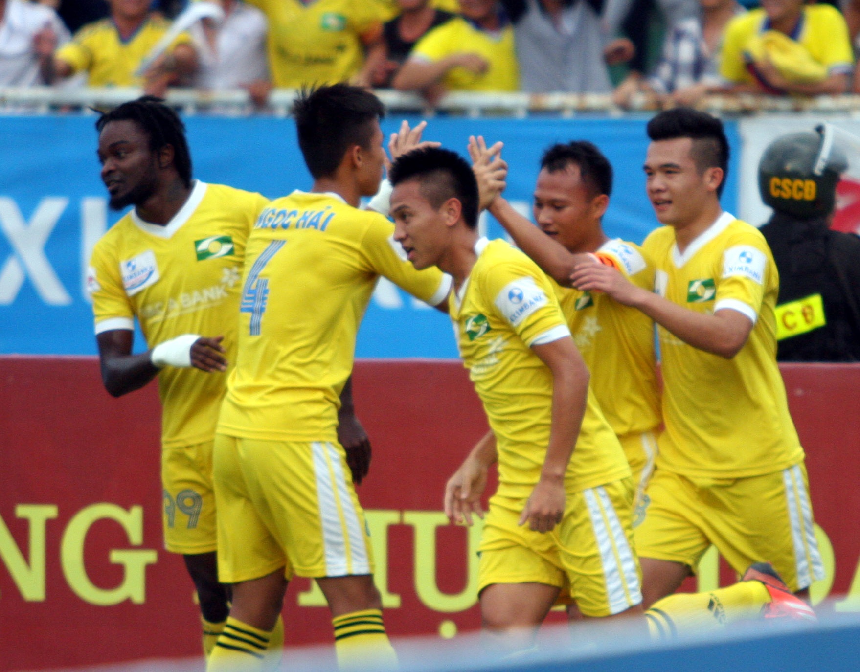 SLNA ha guc XT Sai Gon, om mong xung vuong hinh anh