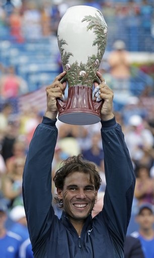 Danh bai 'may giao bong', Nadal len ngoi Cincinnati Masters hinh anh