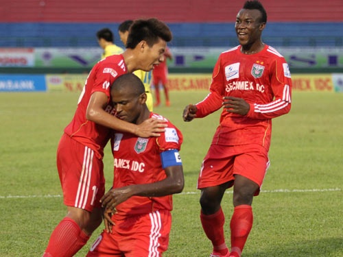 B.Binh Duong o at gom sao hinh anh