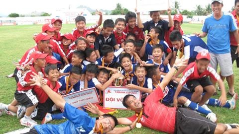 U13 PVF thang kien BTC giai U13 Cup YAMAHA 2013 hinh anh