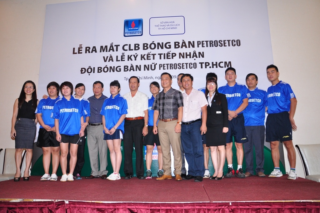Ra mat CLB bong ban Petrosetco hinh anh