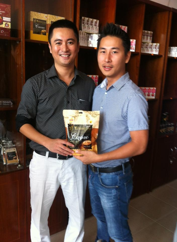 Dai gia 8x bo tram trieu choi dua cho hinh anh