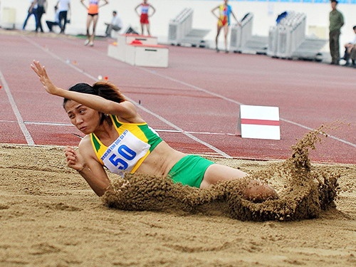 Giai dien kinh VDQG: Tran Hue Hoa vuot thanh tich SEA Games hinh anh