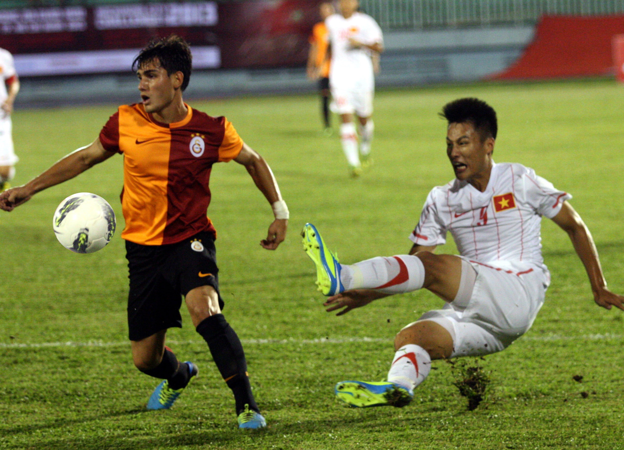 HLV Hoang Van Phuc khong hai long ve chien thang cua U23 VN hinh anh