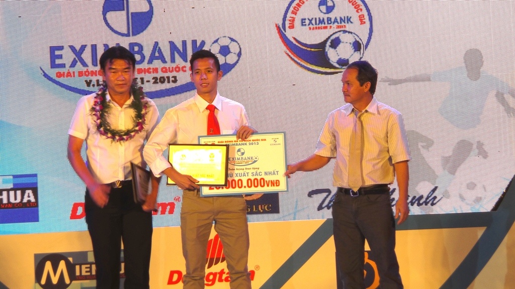 Gala trao giai mua bong 2013 hinh anh