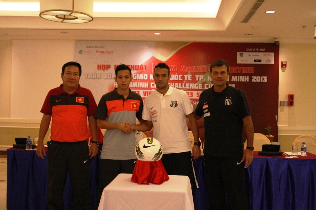 U23 Santos quyet thang U23 Viet Nam hinh anh