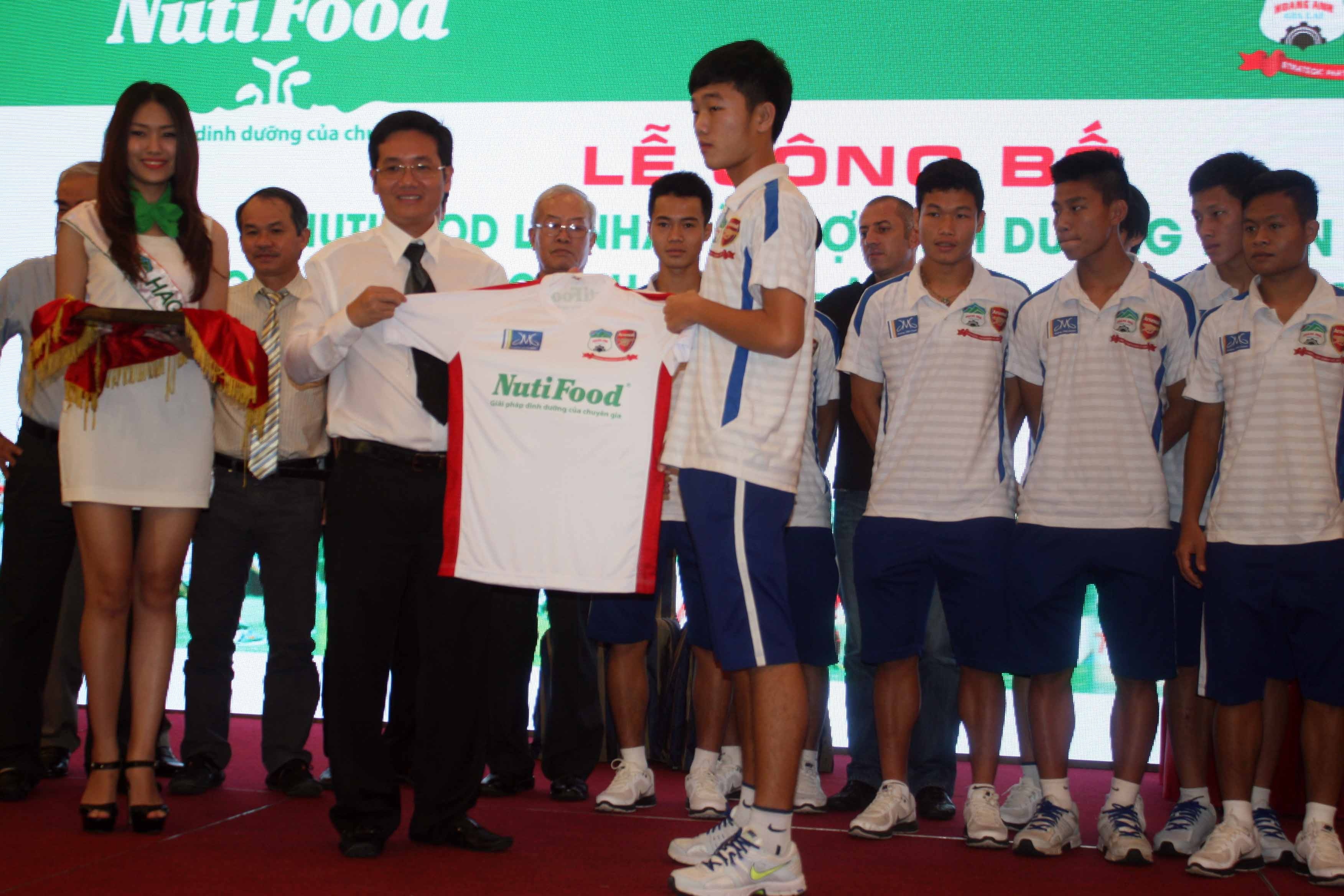 HAGL-Arsenal JMG duoc tiep them lua truoc giai U19 chau A hinh anh