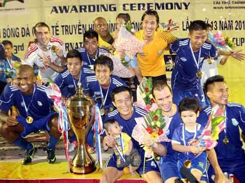 B.Binh Duong loai bo ‘cong than’, don sao tre du V.League hinh anh