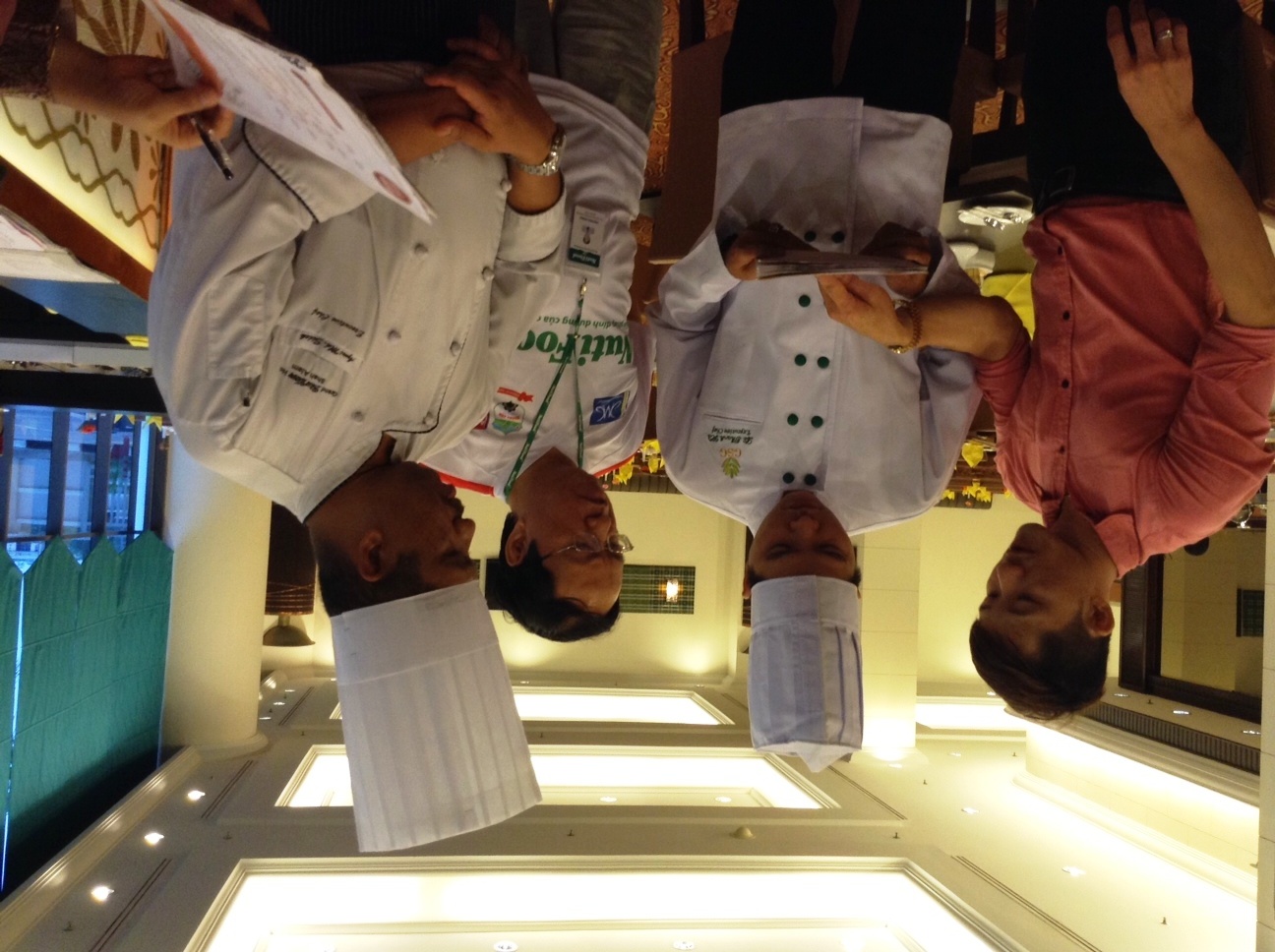 U19 Viet Nam an mung chien thang '6 sao' bang lau hai san hinh anh