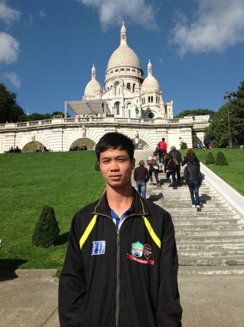 Nguyen Cong Phuong -sao sang tren dinh Ham Rong hinh anh