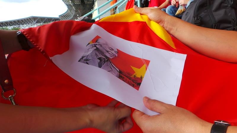 CDV theu co Tuong Giap ung ho U19 Viet Nam hinh anh