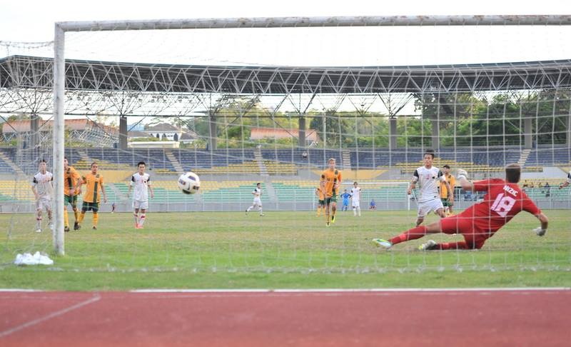 Duong van con dai cho U19 Viet Nam hinh anh