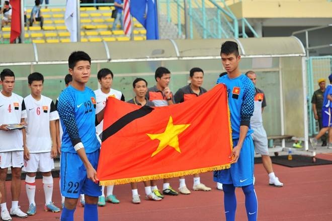 Doi U19 Viet Nam vieng tuong Giap tai Ha Noi hinh anh