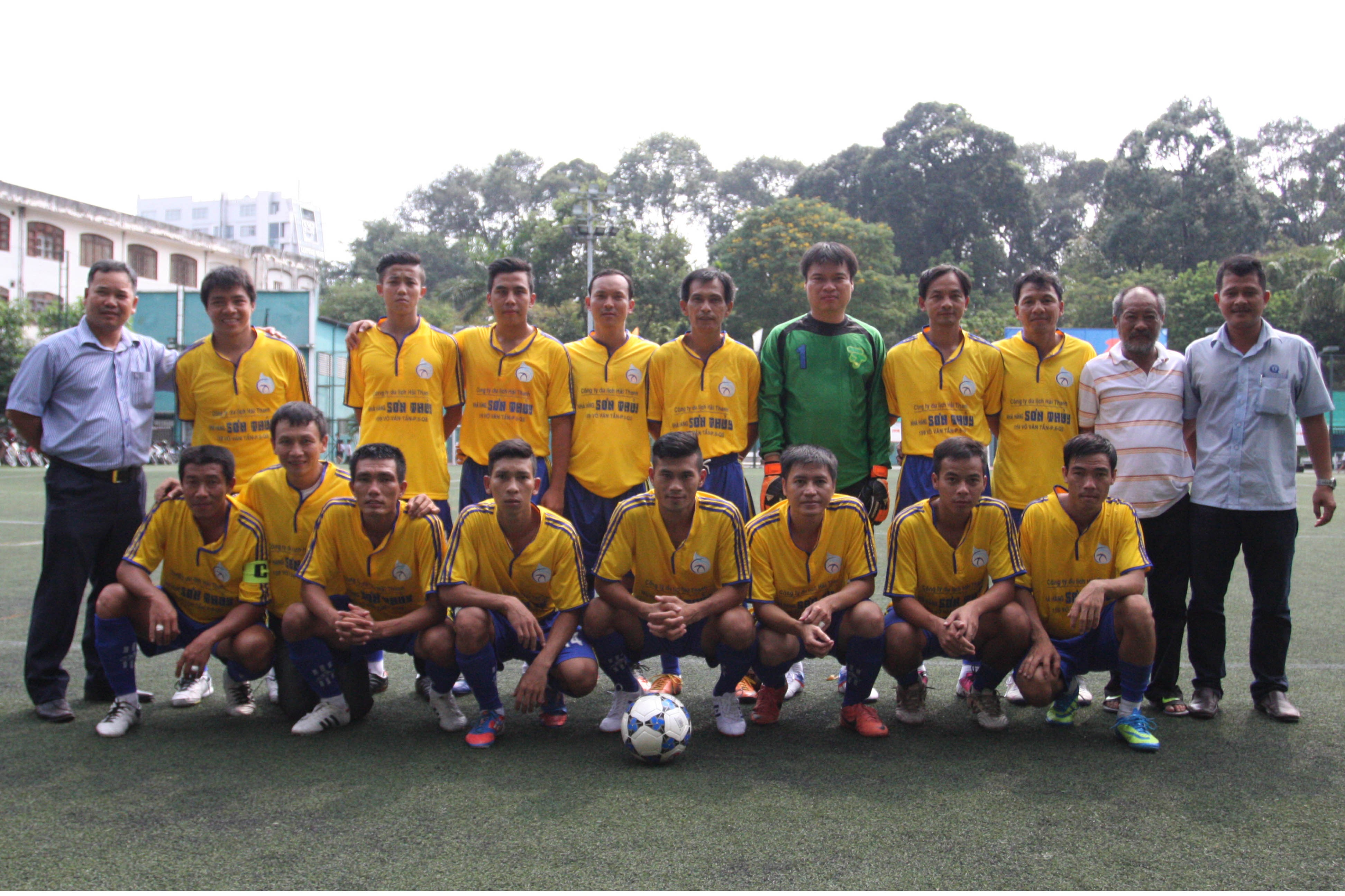 Cuu tuyen thu tham du giai bong da Dai hoi TDTT TP.HCM hinh anh