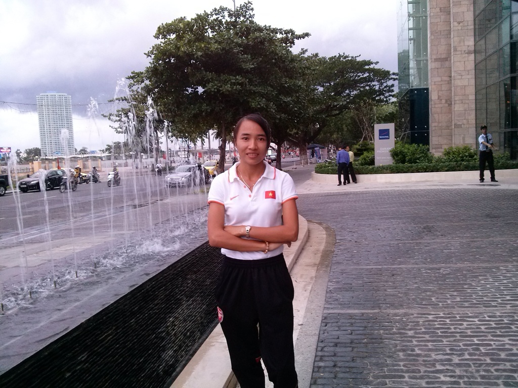 Nu VDV chien thang benh tim, chinh phuc duong chay 42km hinh anh