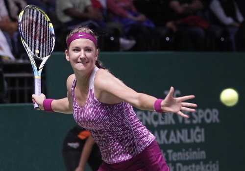 WTA Championships: Azarenka guc nga, Serena chac ve ban ket hinh anh