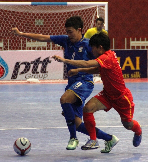 Tuyen Futsal Viet Nam thua dam Thai Lan hinh anh