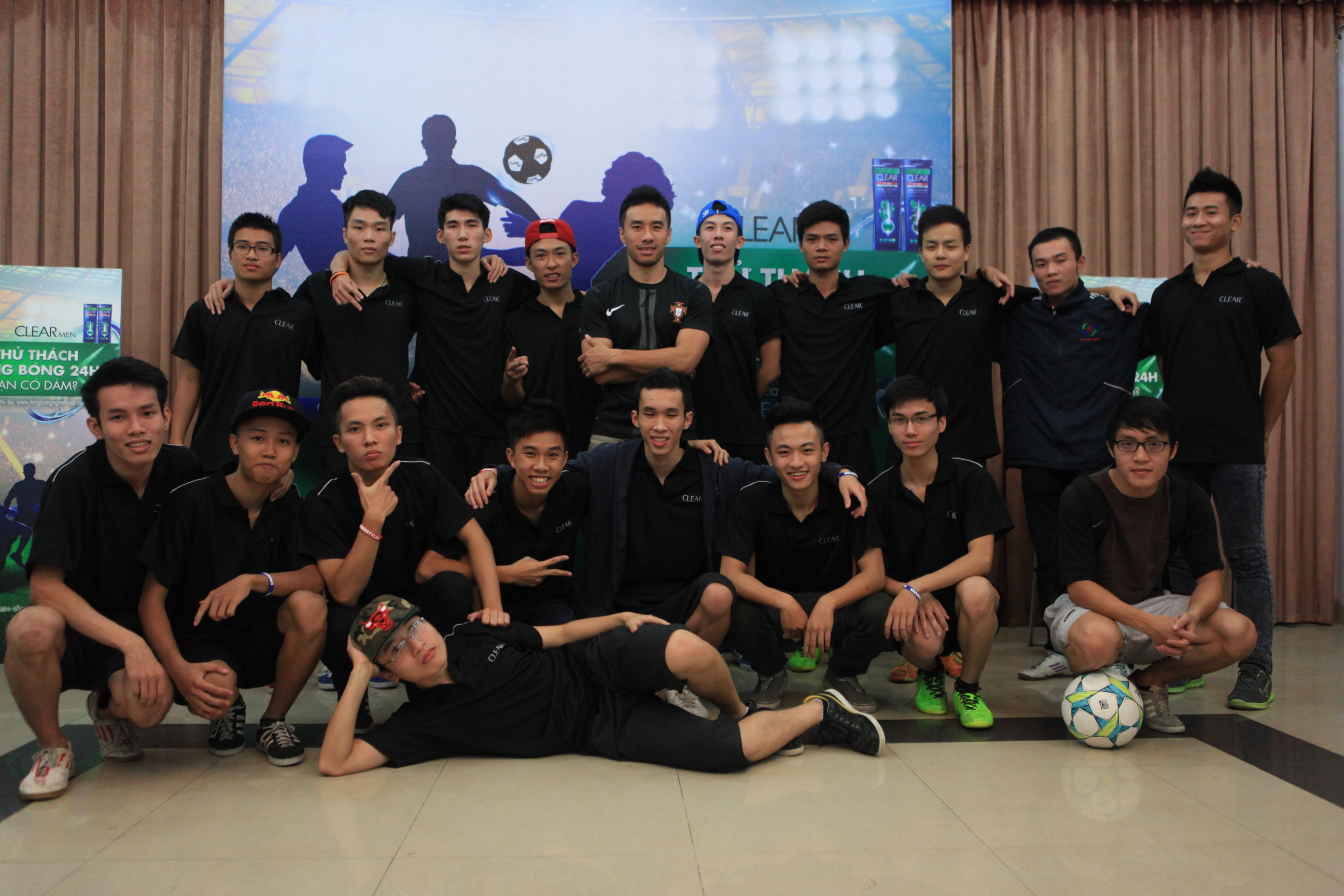 24 thi sinh vao VCK tang bong nghe thuat hinh anh