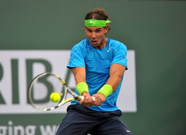 Nadal thang vat va, Federer gianh ve den London hinh anh