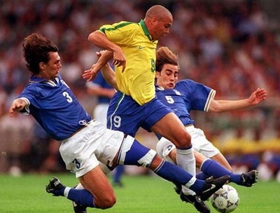 Ro beo trai long ve su nghiep bong da lay lung hinh anh