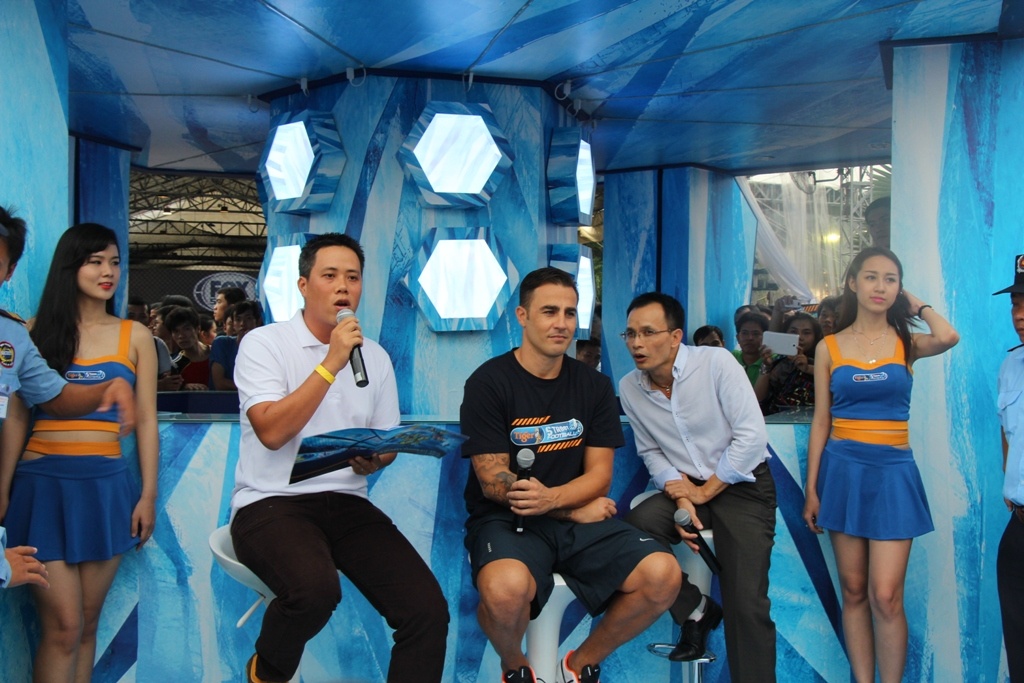 Fabio Cannavaro: ‘Toi ngan nhat Ronaldo beo’ hinh anh