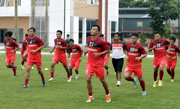 Tuyen Viet Nam cam hoa doi bong cua Van Quyen hinh anh