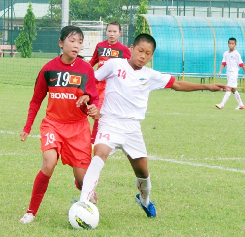 Tuyen nu chuan bi sang Trung Quoc tap huan hinh anh