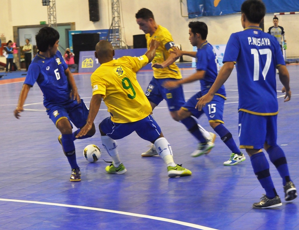 Doi futsal so 1 the gioi gay an tuong manh voi khan gia VN hinh anh