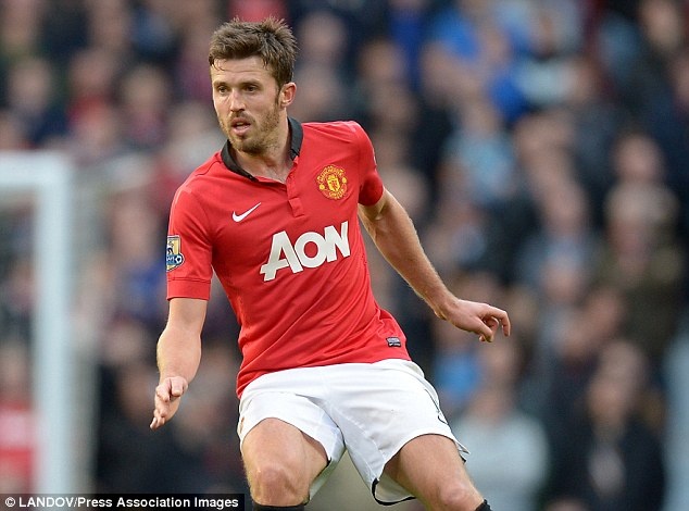 Carrick chinh thuc gia han hop dong voi Man United hinh anh