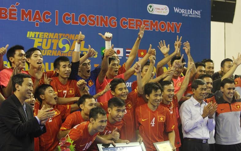Futsal Viet Nam voi dich ngam World Cup 2016 hinh anh