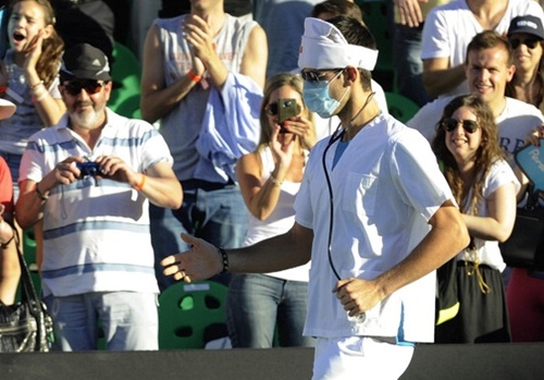 Nhung tro he cua Djokovic trong chuyen du dau Nam My hinh anh