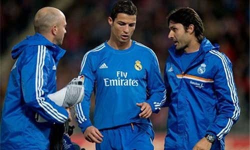 Ronaldo cung hang loat hao thu lo hen Champions League hinh anh