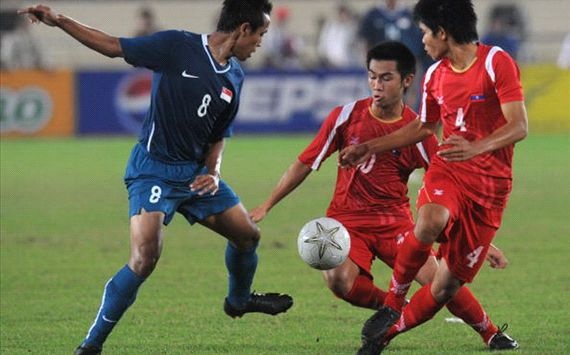 Choi thieu nguoi, U23 Lao kien cuong hoa Singapore hinh anh