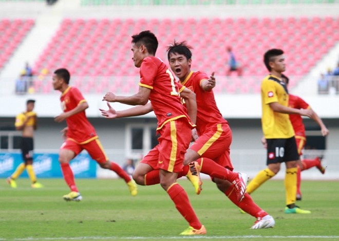 Nhat ky SEA Games 8/12: Viet Nam len top 4 hinh anh