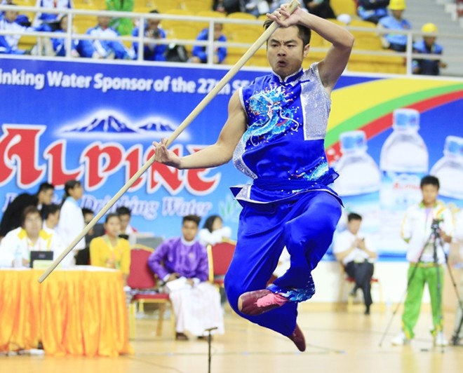 Nhat ky SEA Games 10/12: Vo, vat giup TTVN giu top 2 hinh anh