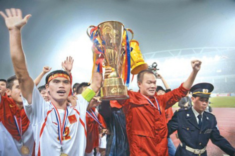 Nhung lan ‘vuot kho’ cua bong da Viet Nam hinh anh