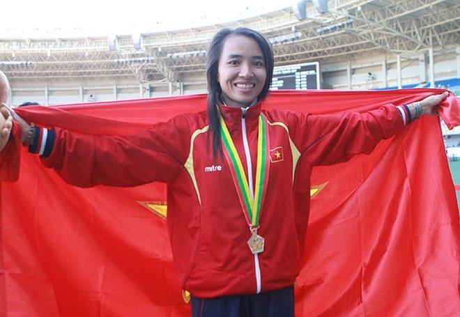 Nu hoang chan tran kho tham du cu ly 10.000m hinh anh