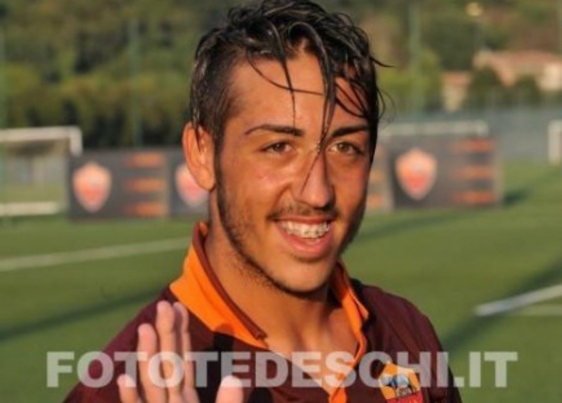 Chuyen dao tau cua Totti de nhi tai U19 AS Roma hinh anh