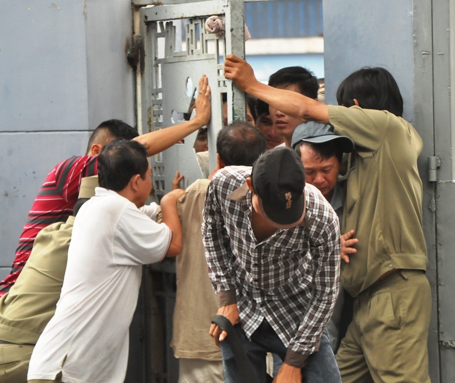 Phe ve het gia gan 1 trieu dong vao san xem U19 Viet Nam hinh anh