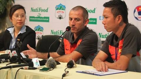 HLV U19 Viet Nam: 'Toi xau ho voi that bai nay' hinh anh