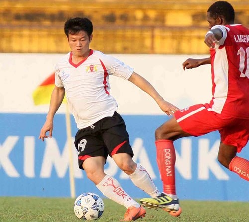 Van Quyen trung qua dam cuoi nam hinh anh