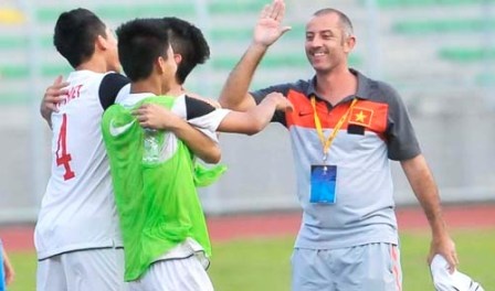 HLV Graechen thoi dan dat U19 Viet Nam? hinh anh