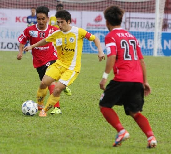 Hai Phong danh roi chien thang, hoa 2-2 truoc DTLA hinh anh