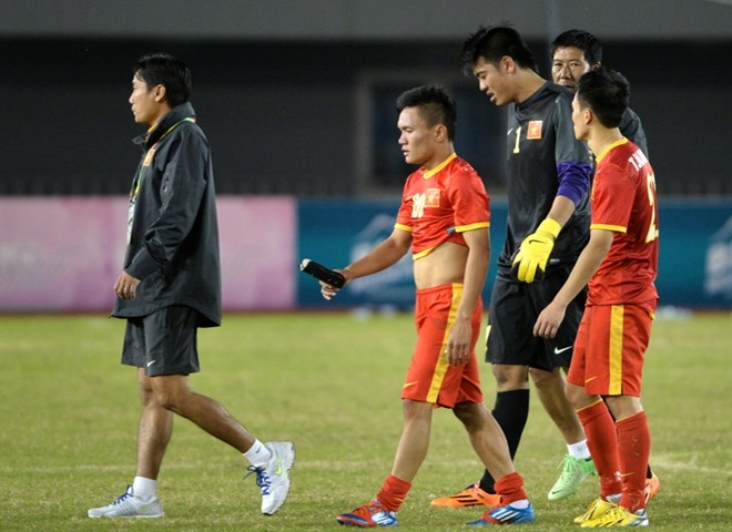 Cau thu bong da vang bong trong de cu VDV tieu bieu 2013 hinh anh