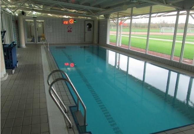 Noi ren quan dang cap 5 sao cua U19 Viet Nam tai Anh hinh anh