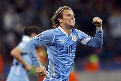 QBV World Cup 2010 sang Nhat huong luong ky luc hinh anh