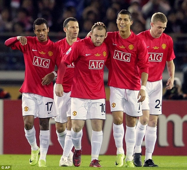 M.U dam phan hop dong ky luc tri gia 70 trieu bang hinh anh