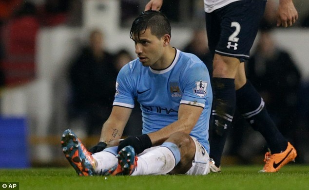 Aguero lo tran dai chien voi Barcelona, Chelsea hinh anh