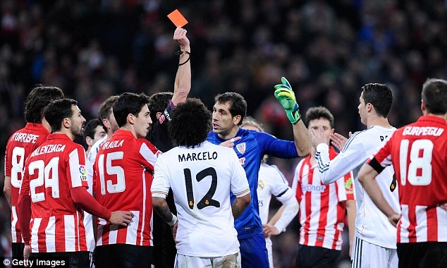 Marcelo: 'The do cho Ronaldo la khong cong bang' hinh anh